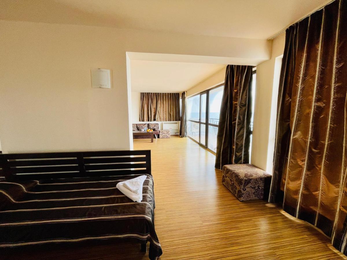 At The American'S Hotel Pomorie Exterior foto