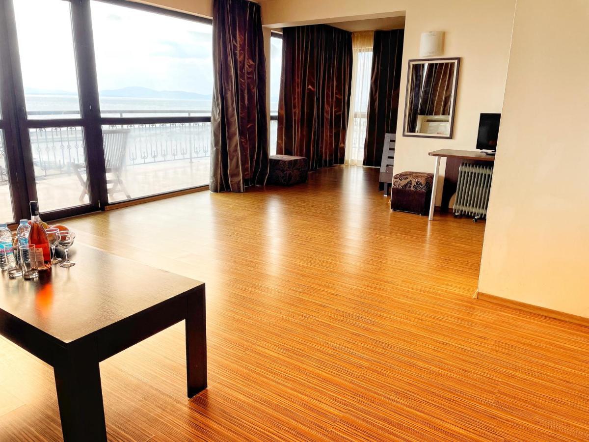 At The American'S Hotel Pomorie Exterior foto