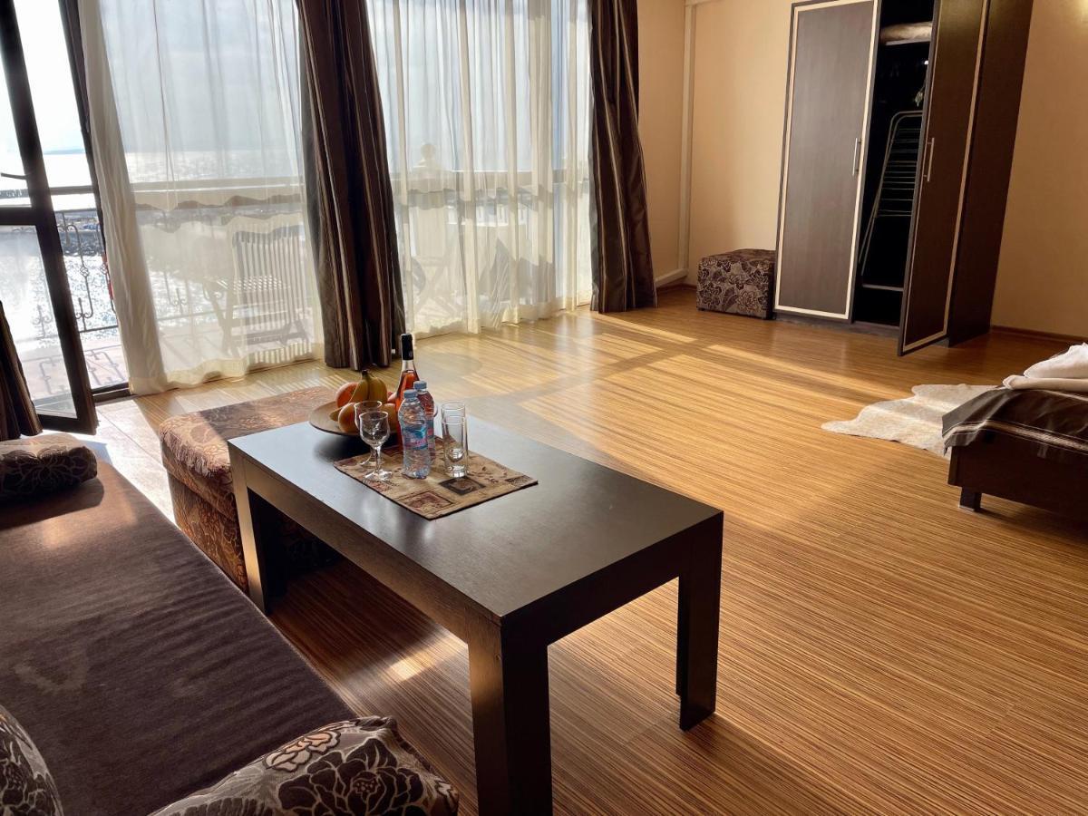 At The American'S Hotel Pomorie Exterior foto