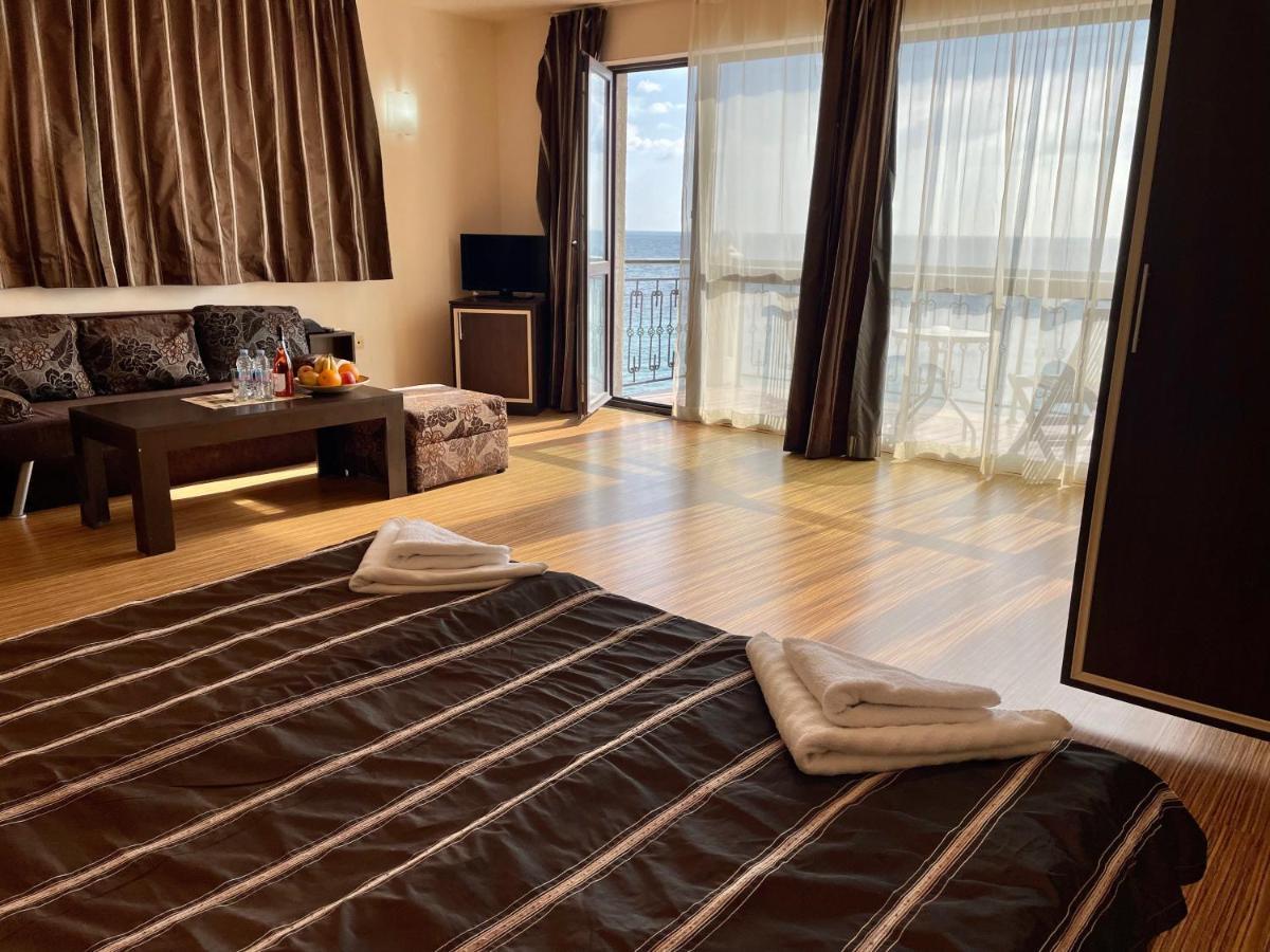 At The American'S Hotel Pomorie Exterior foto