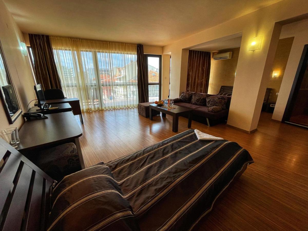At The American'S Hotel Pomorie Exterior foto