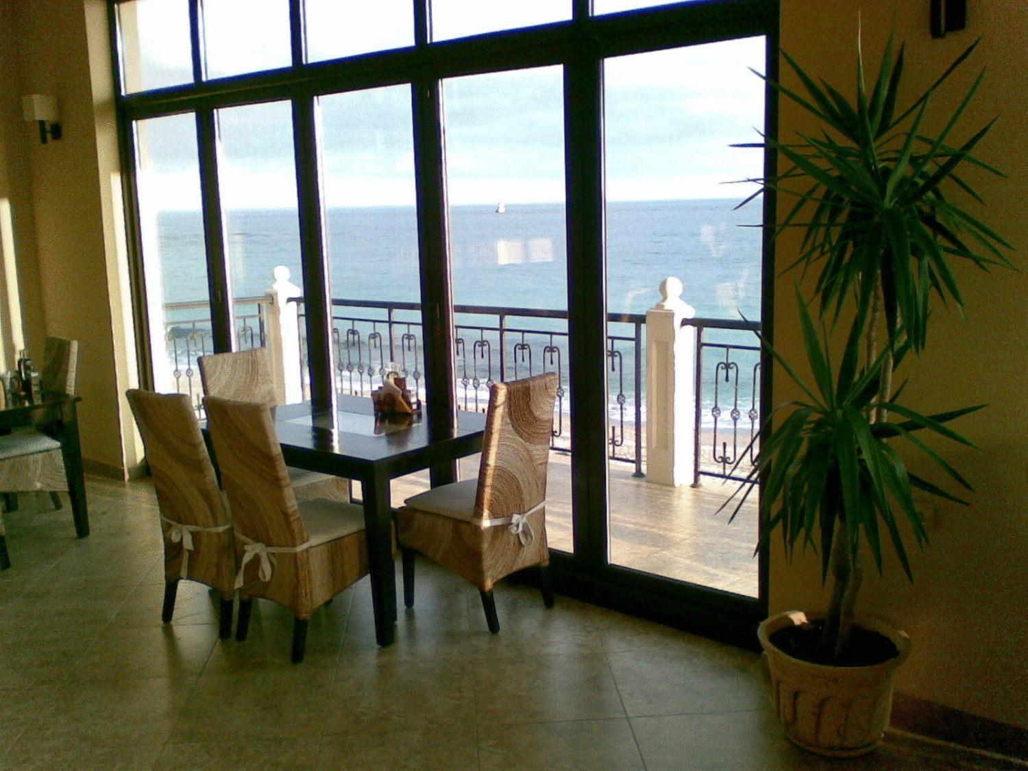 At The American'S Hotel Pomorie Exterior foto